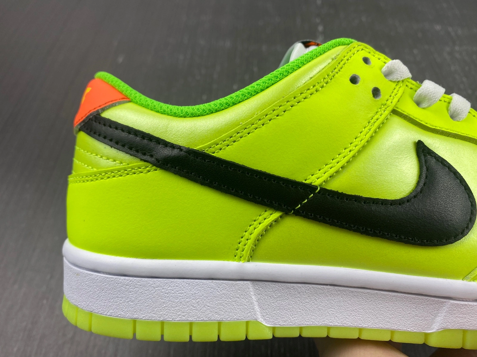 Nike Dunk Low Glow In The Dark FJ4610-702