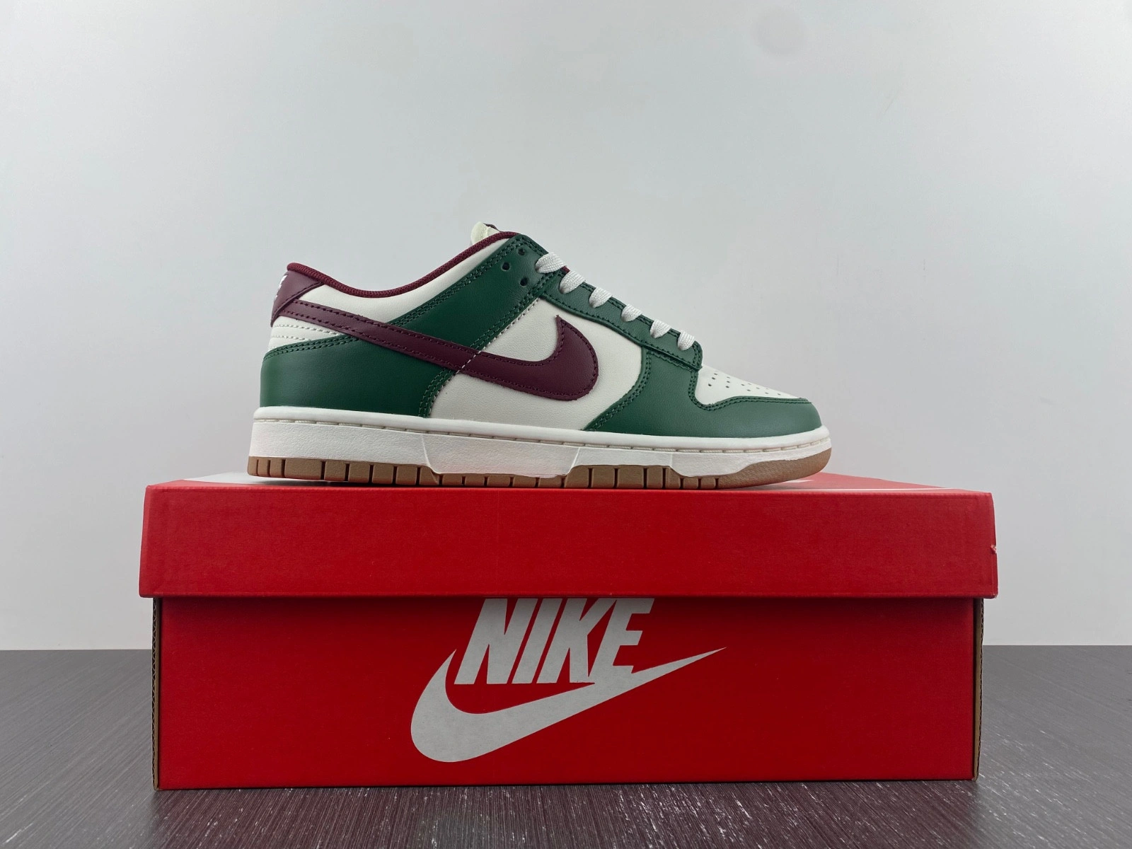 Nike Dunk Low 