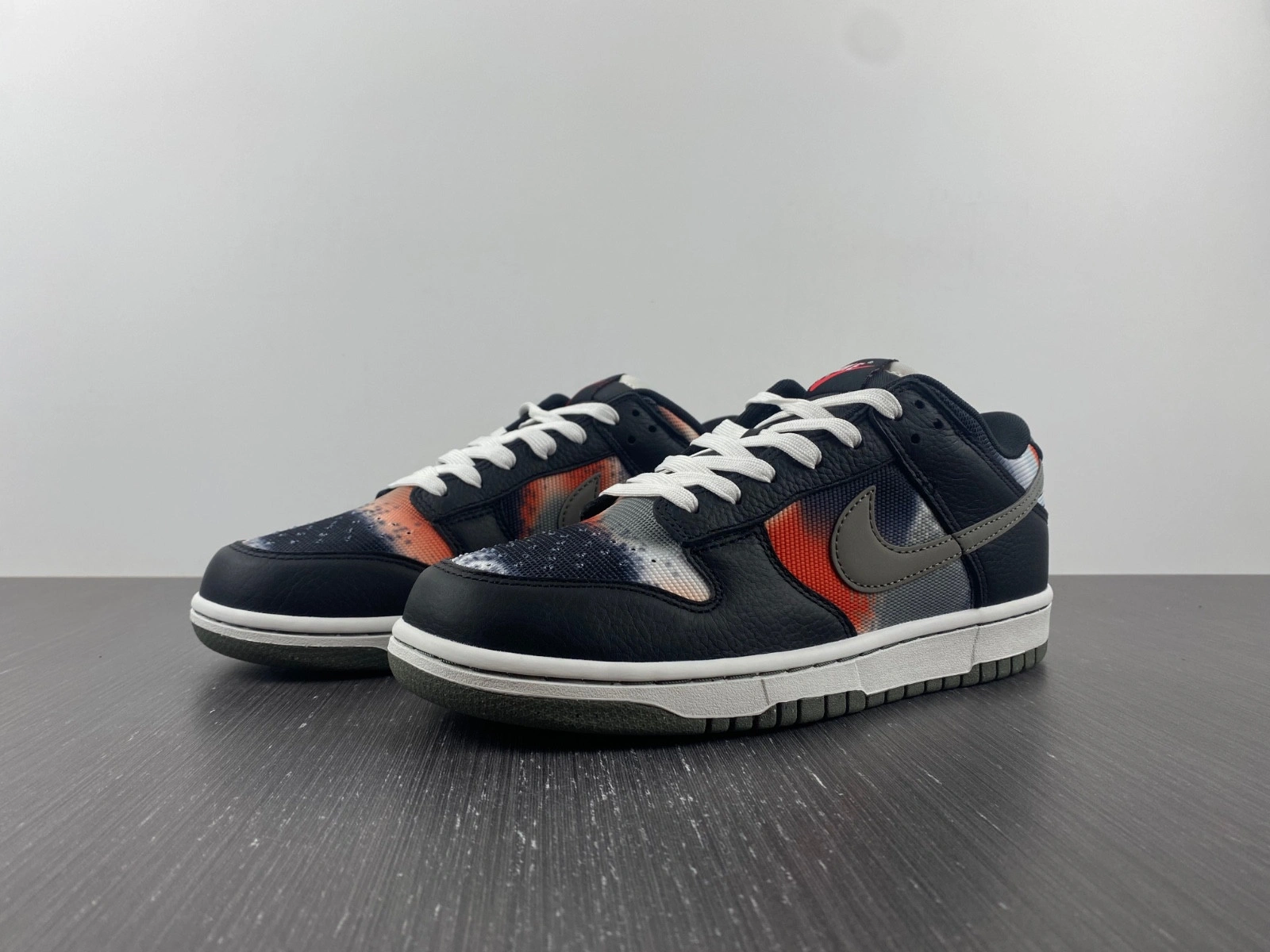 Nike Dunk Low Graffiti Black Red - DM0108-001