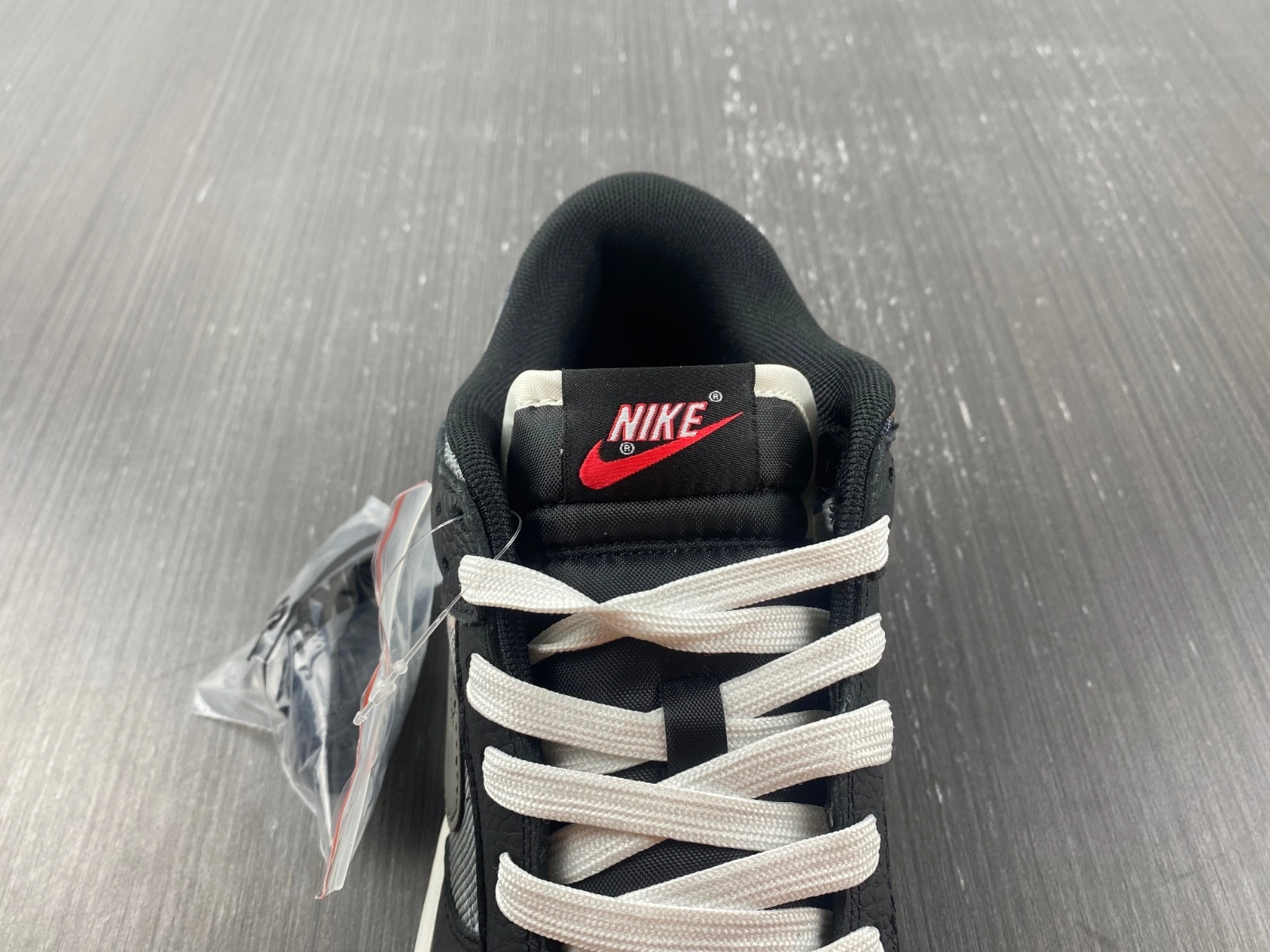 Nike Dunk Low Graffiti Black Red - DM0108-001