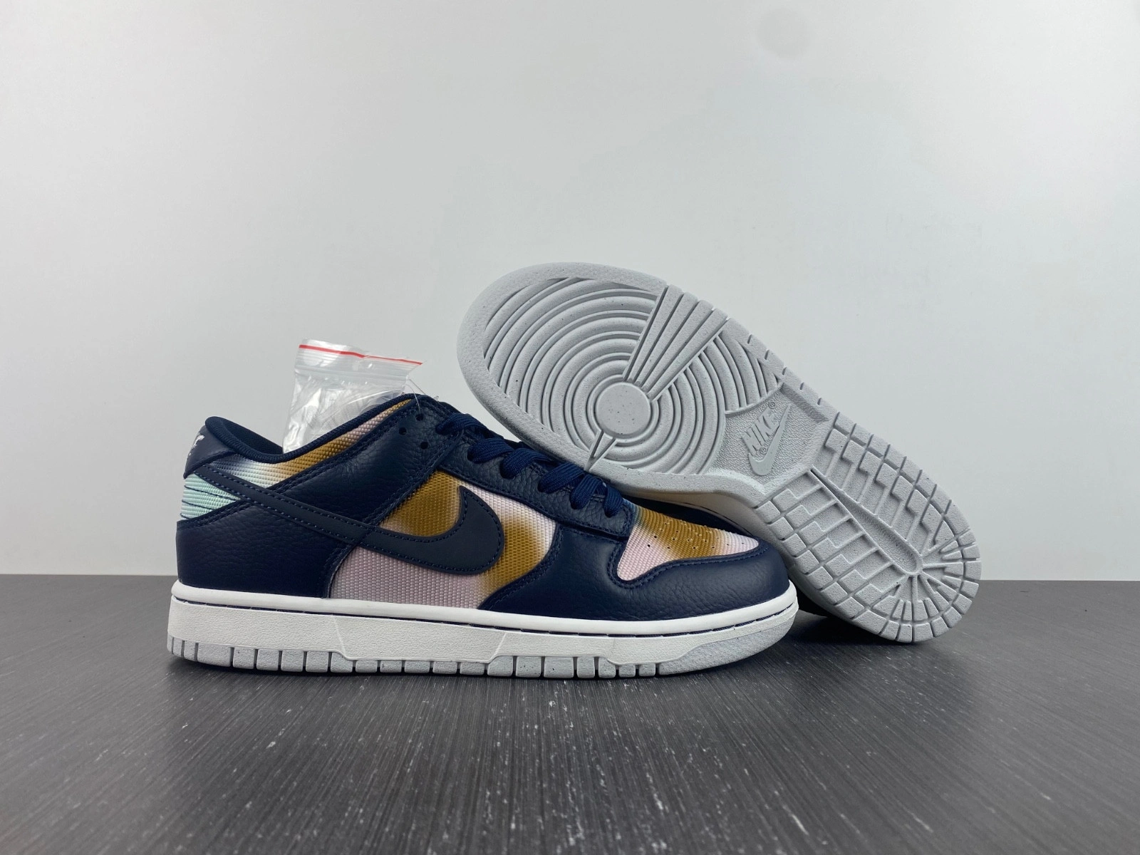 Nike Dunk Low Graffiti Navy - DM0108-400