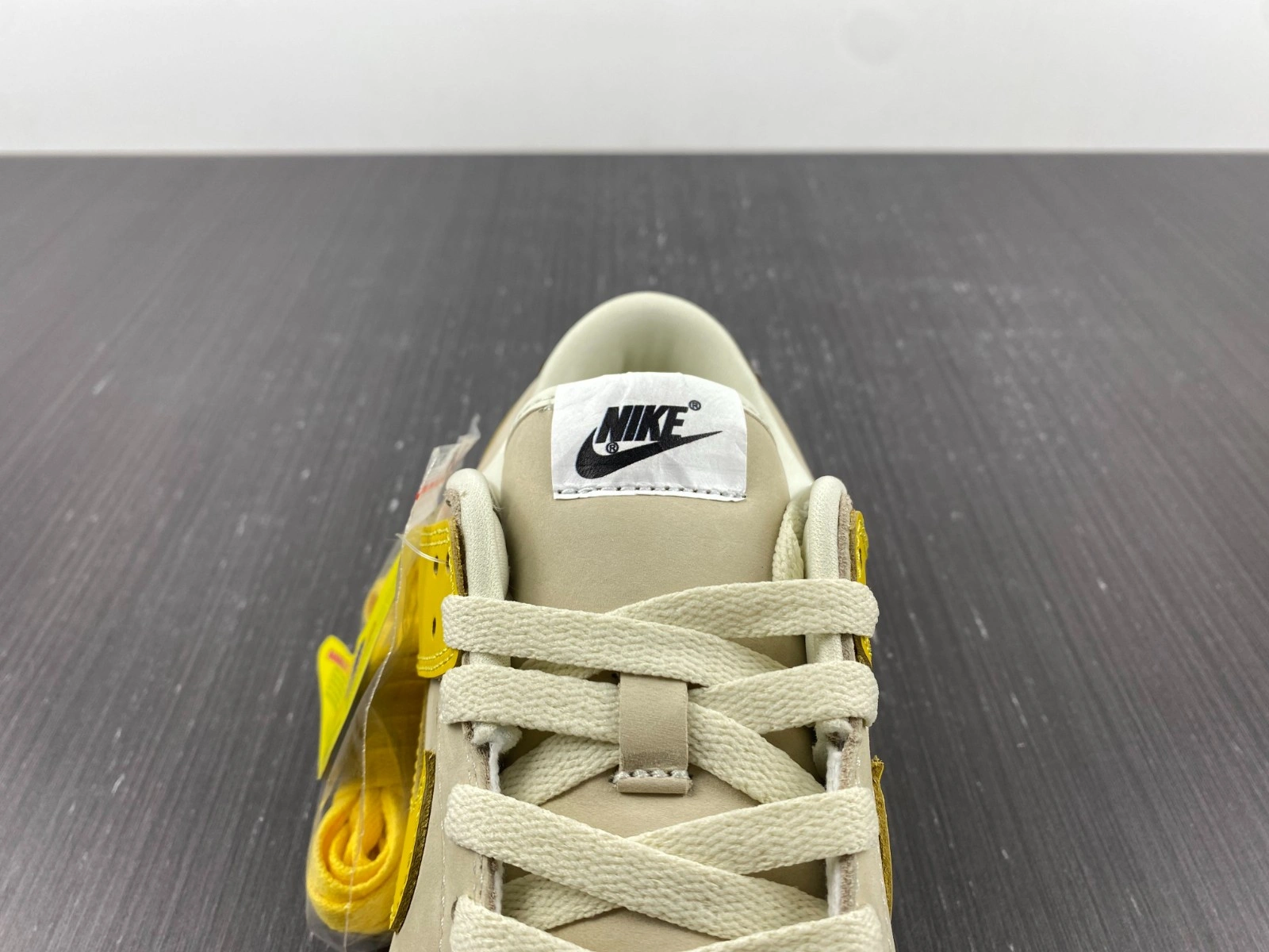 Nike Dunk Low LX Banana (W) - DR5487-100