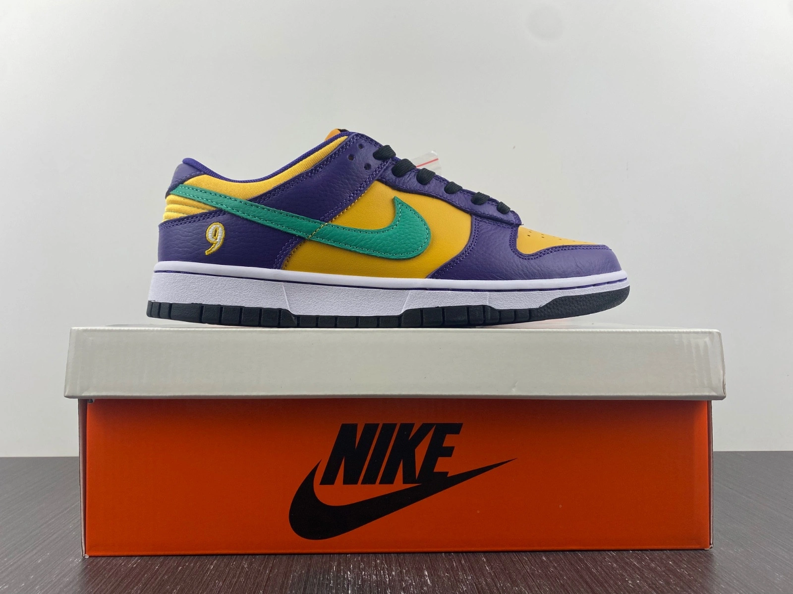 Nike Dunk Low LX Lisa Leslie (W) - DO9581-500