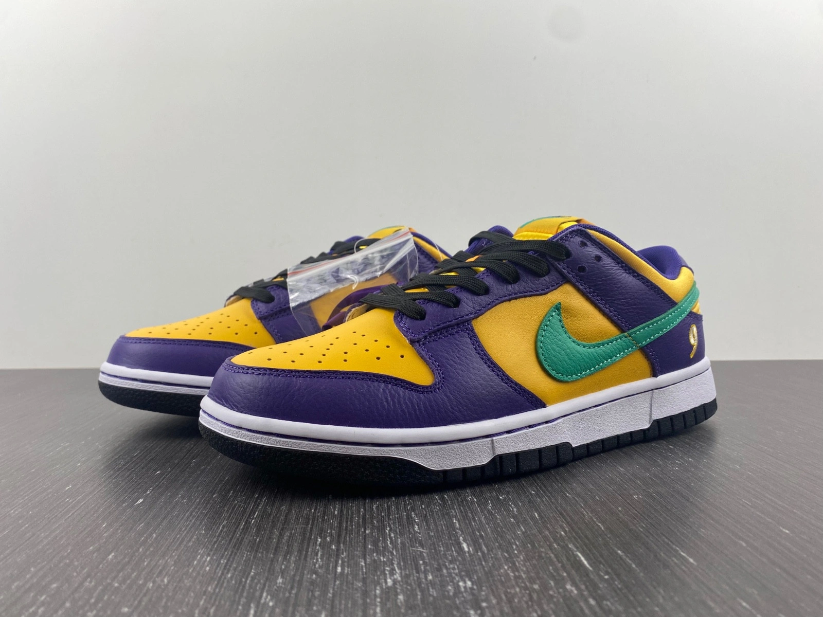 Nike Dunk Low LX Lisa Leslie (W) - DO9581-500