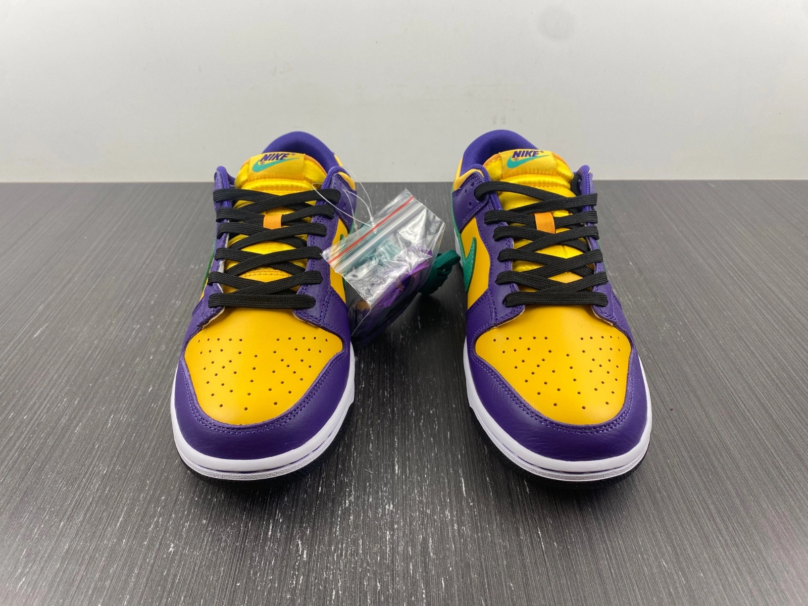 Nike Dunk Low LX Lisa Leslie (W) - DO9581-500