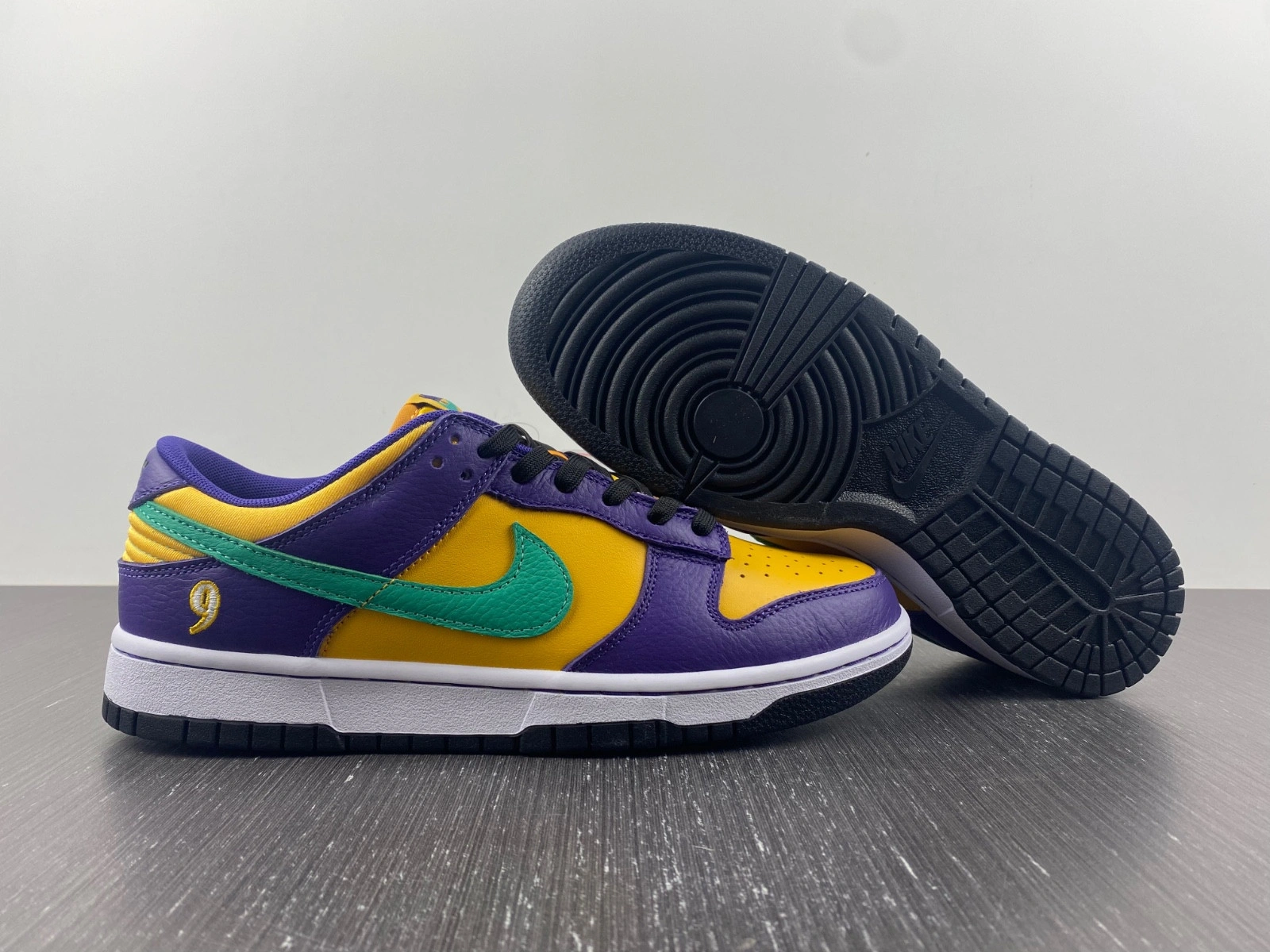 Nike Dunk Low LX Lisa Leslie (W) - DO9581-500