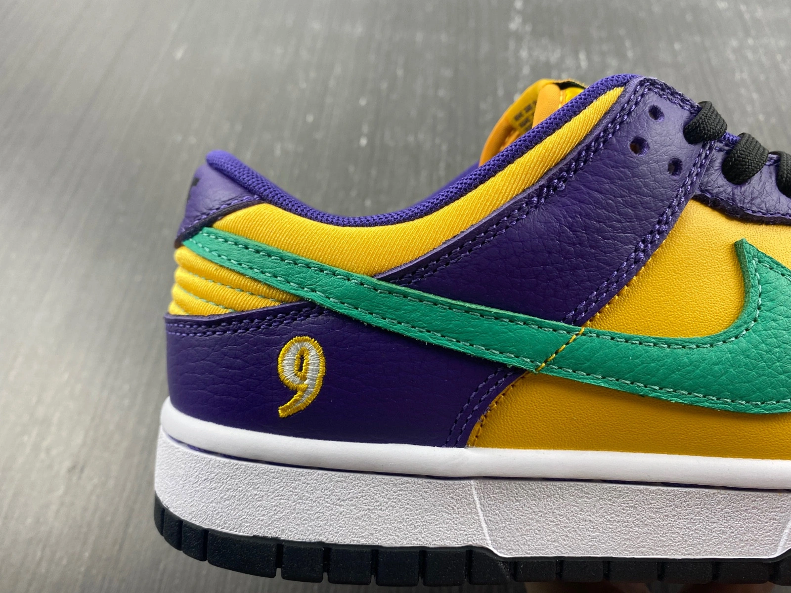 Nike Dunk Low LX Lisa Leslie (W) - DO9581-500