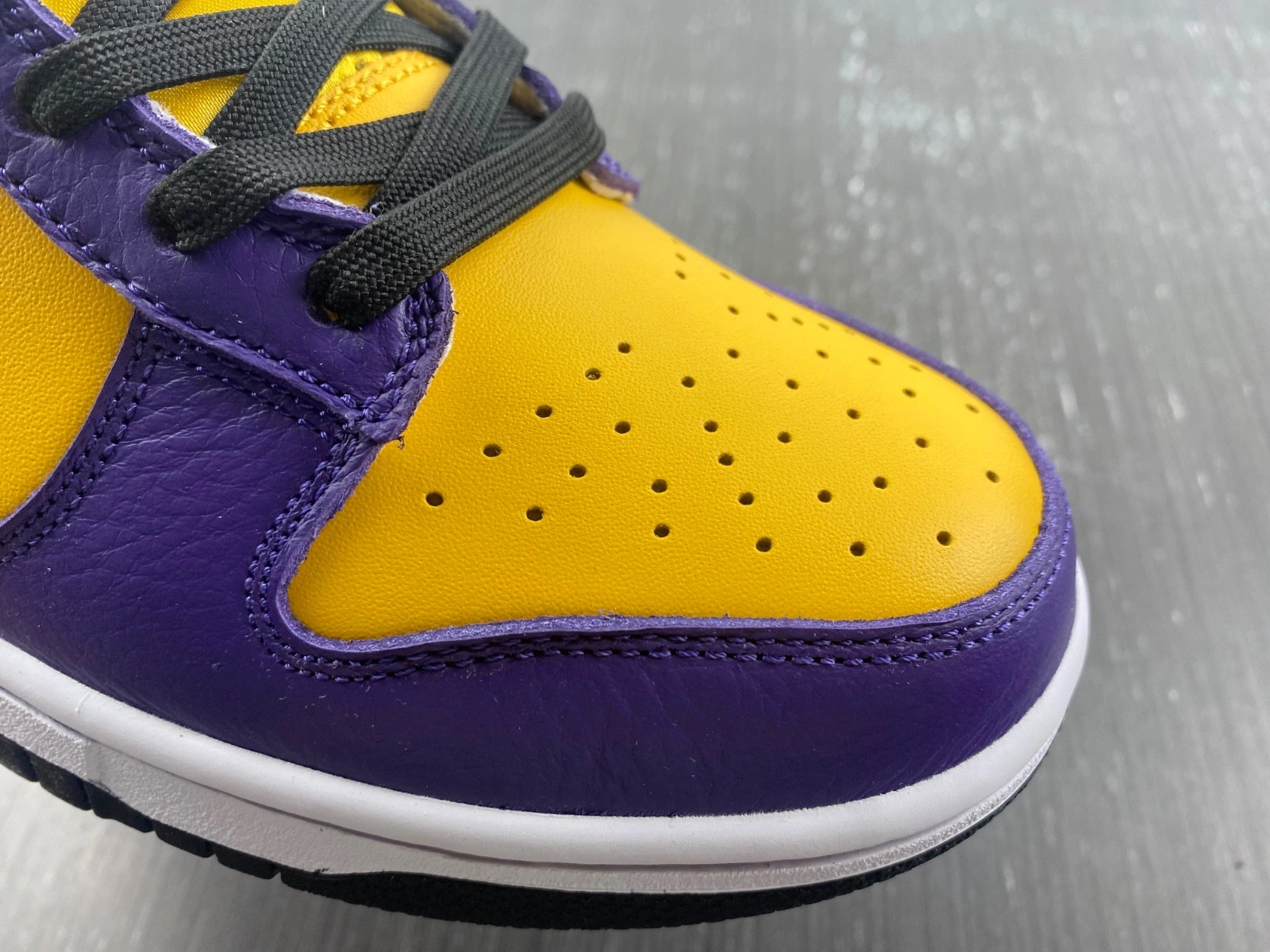 Nike Dunk Low LX Lisa Leslie (W) - DO9581-500