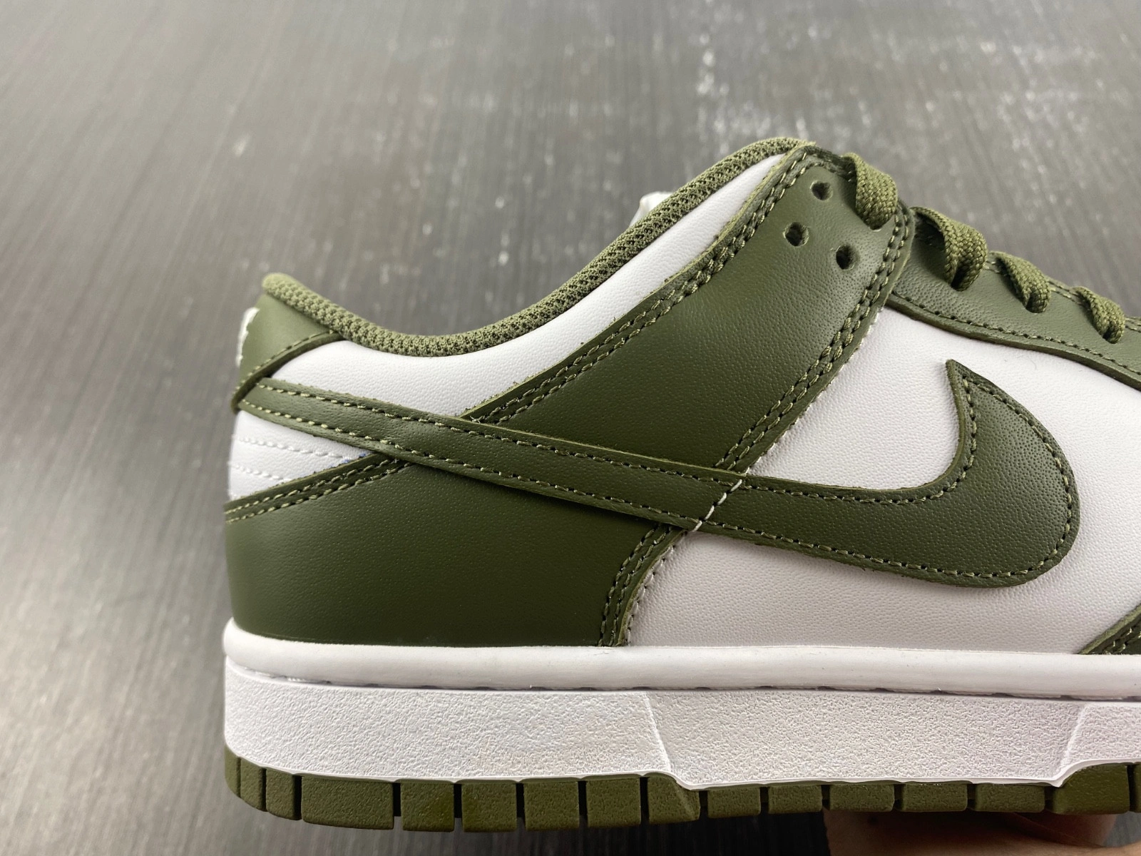 Nike Dunk Low Medium Olive (W) - DD1503-120