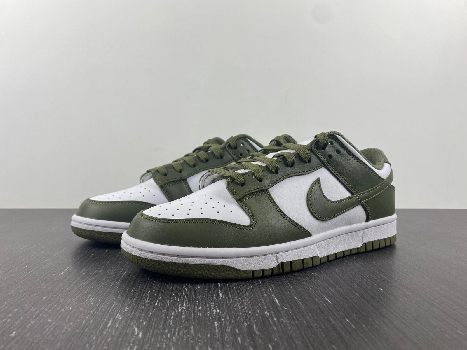Nike Dunk Low Medium Olive (W) - DD1503-120