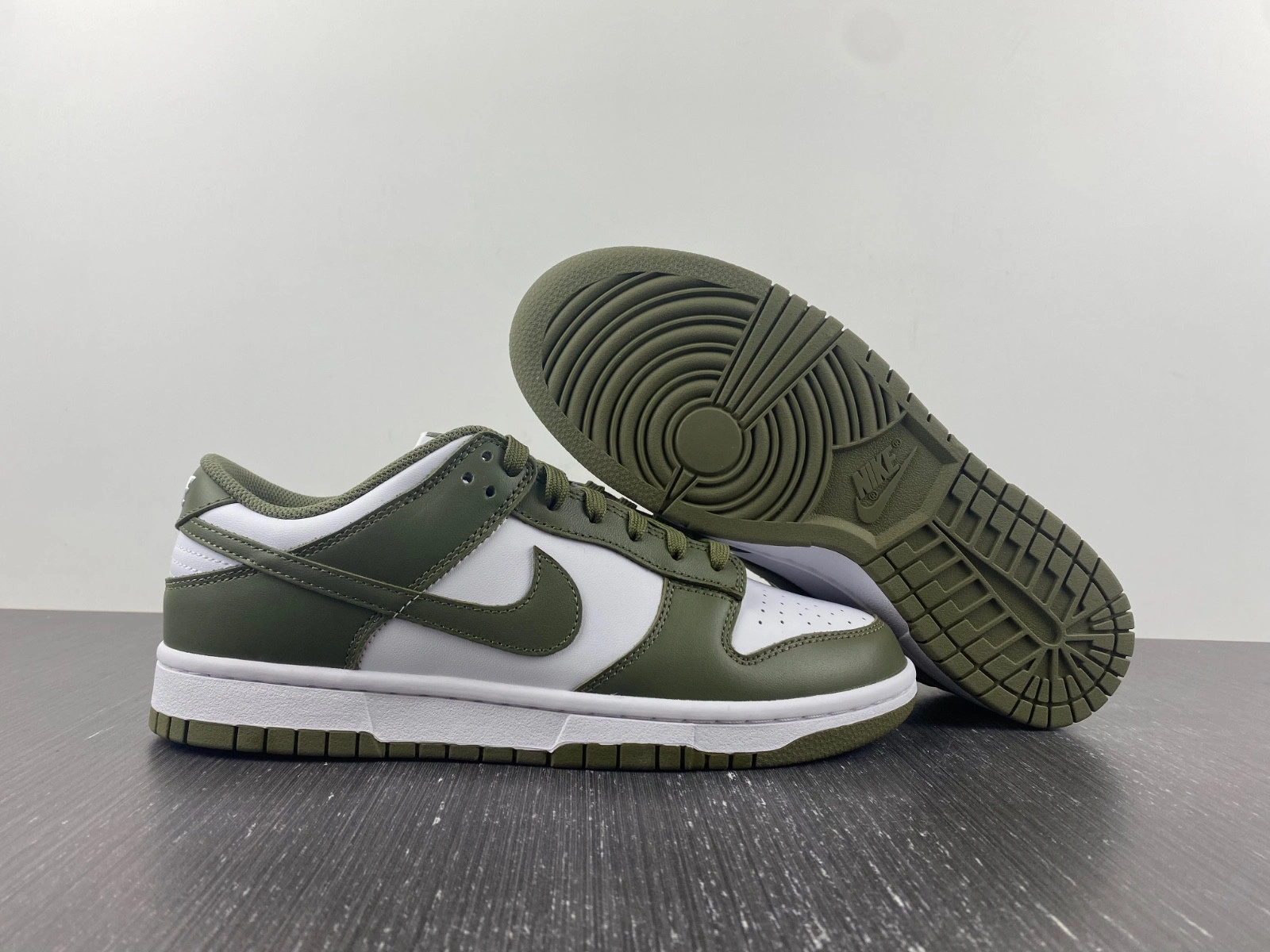 Nike Dunk Low Medium Olive (W) - DD1503-120