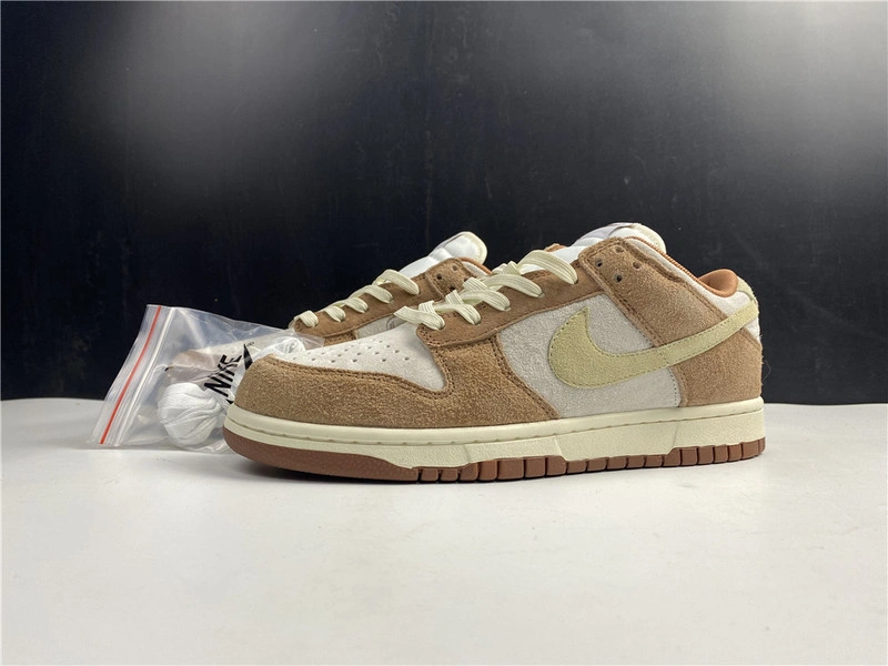 Nike Dunk Low PRM "Medium Curry"   DD1390-100