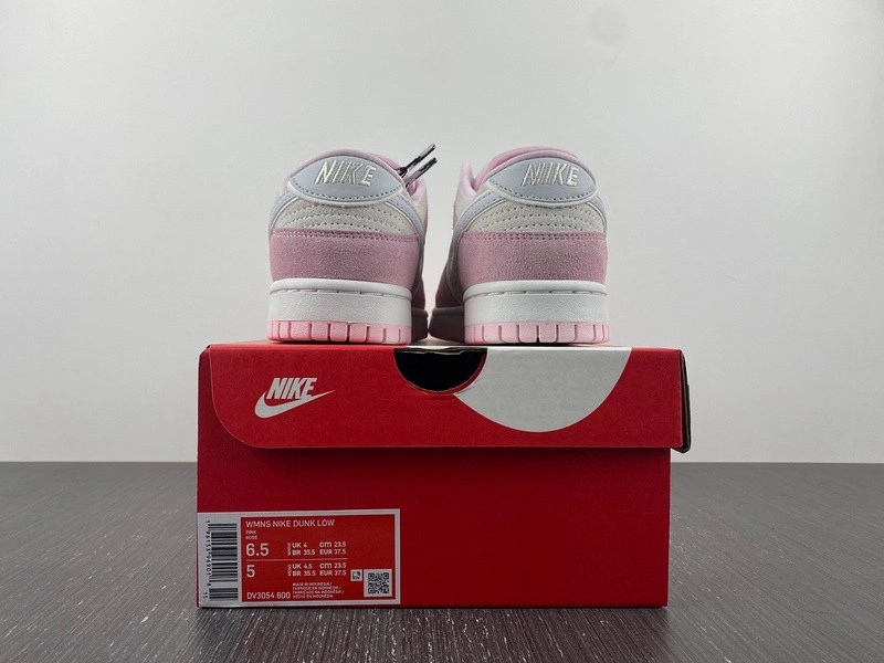 Nike Dunk Low 