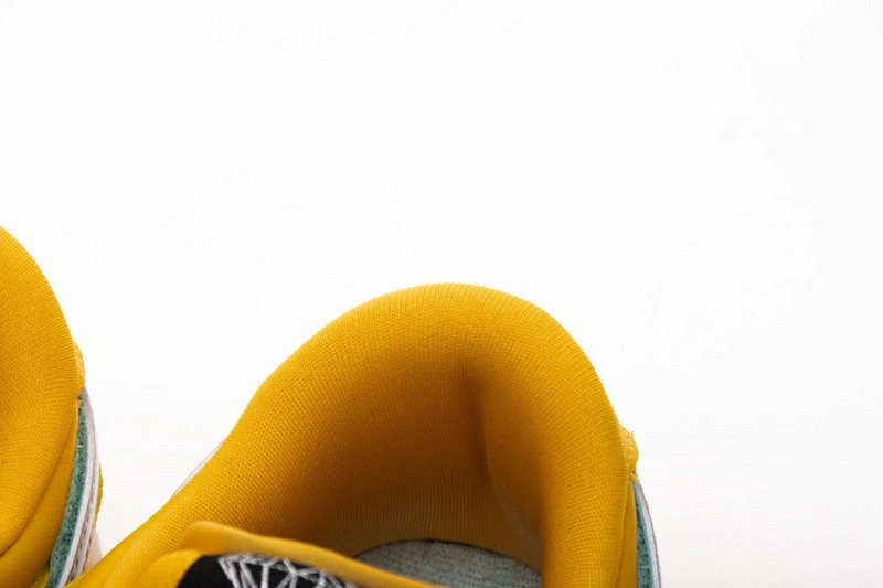Nike Dunk Low Pro OG QS Canary Yellow BV1310-700