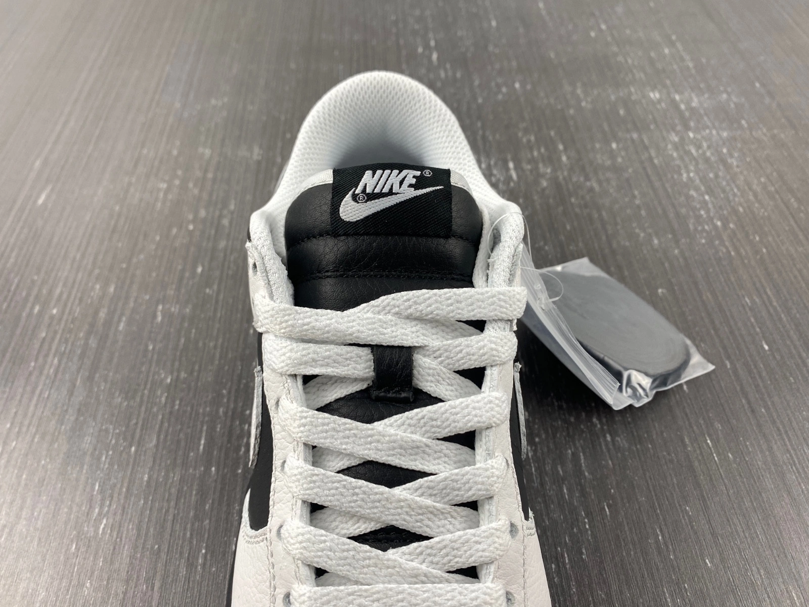 Nike Dunk Low Retro Reverse Panda  FD9064-011