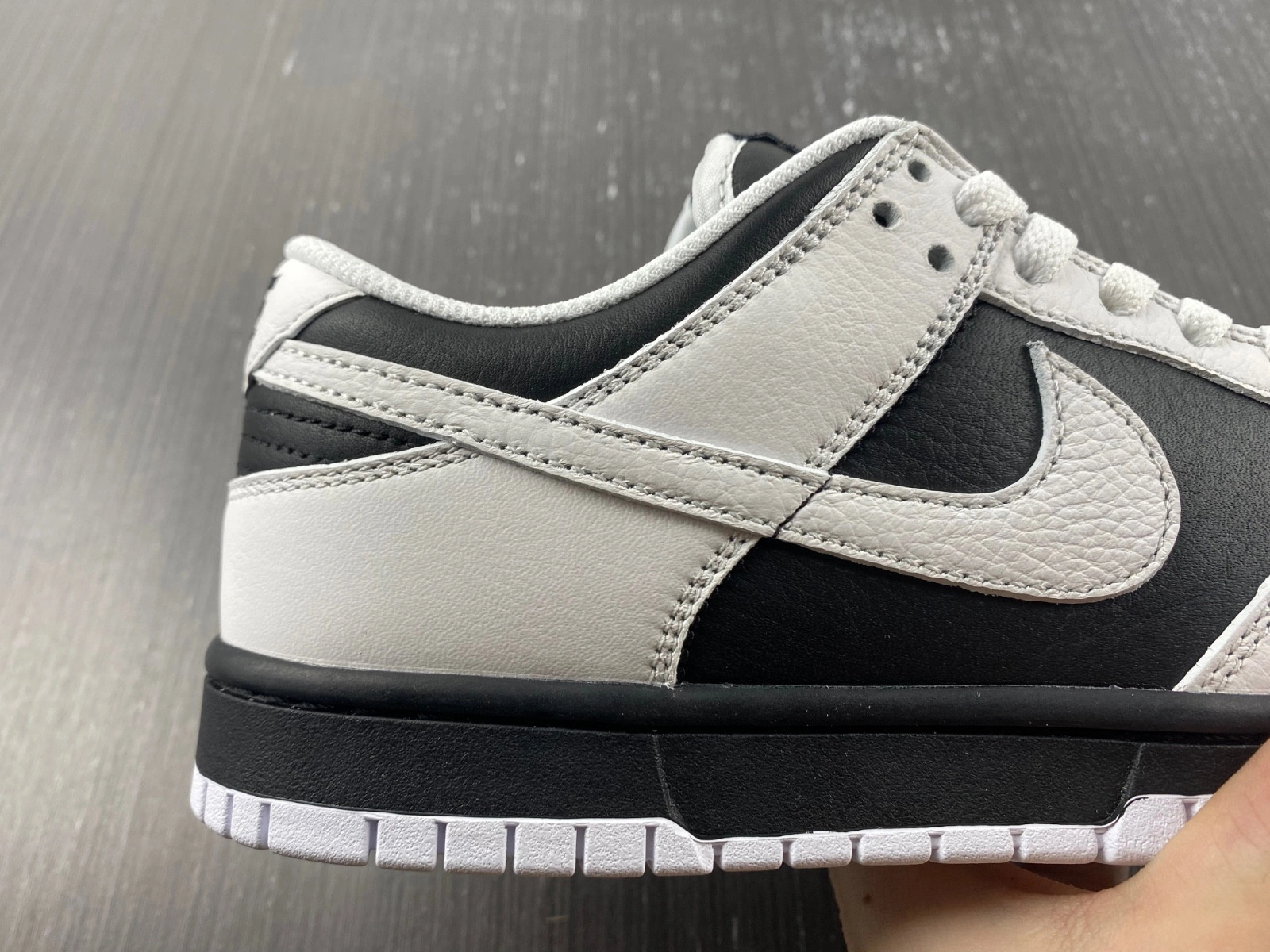 Nike Dunk Low Retro Reverse Panda  FD9064-011