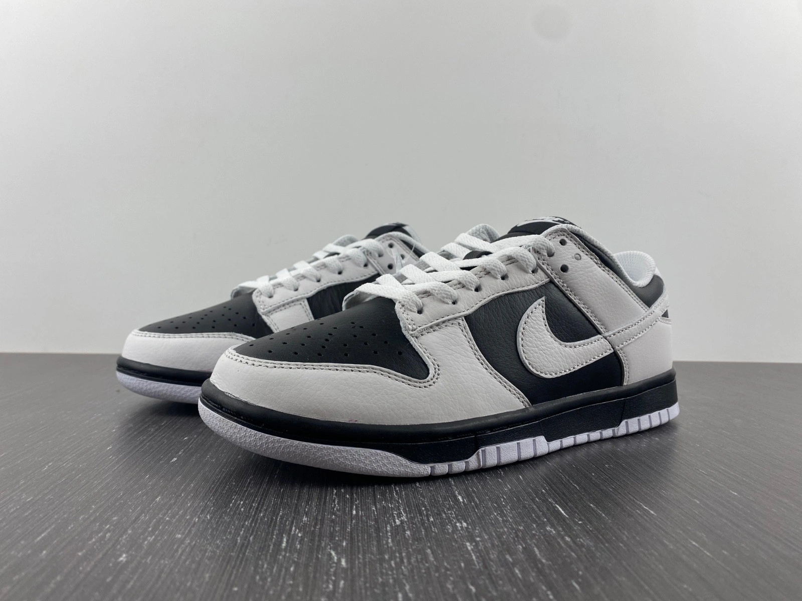 Nike Dunk Low Retro Reverse Panda  FD9064-011