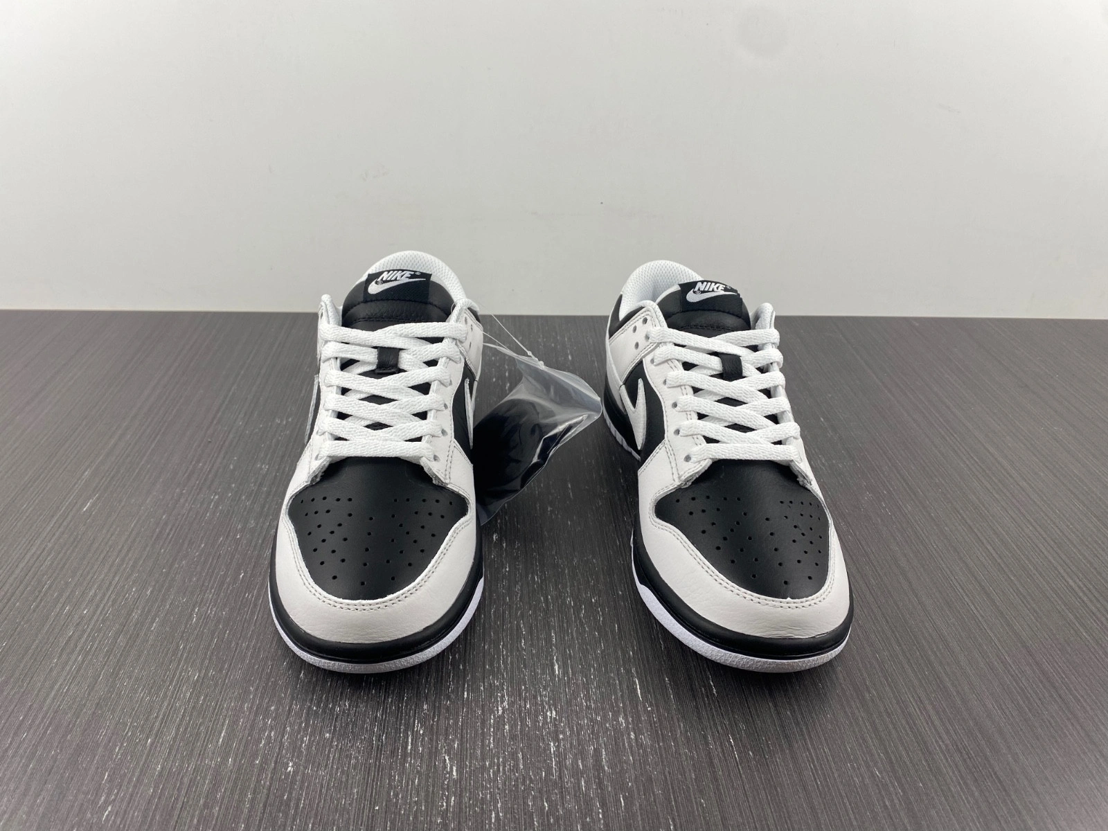 Nike Dunk Low Retro Reverse Panda  FD9064-011