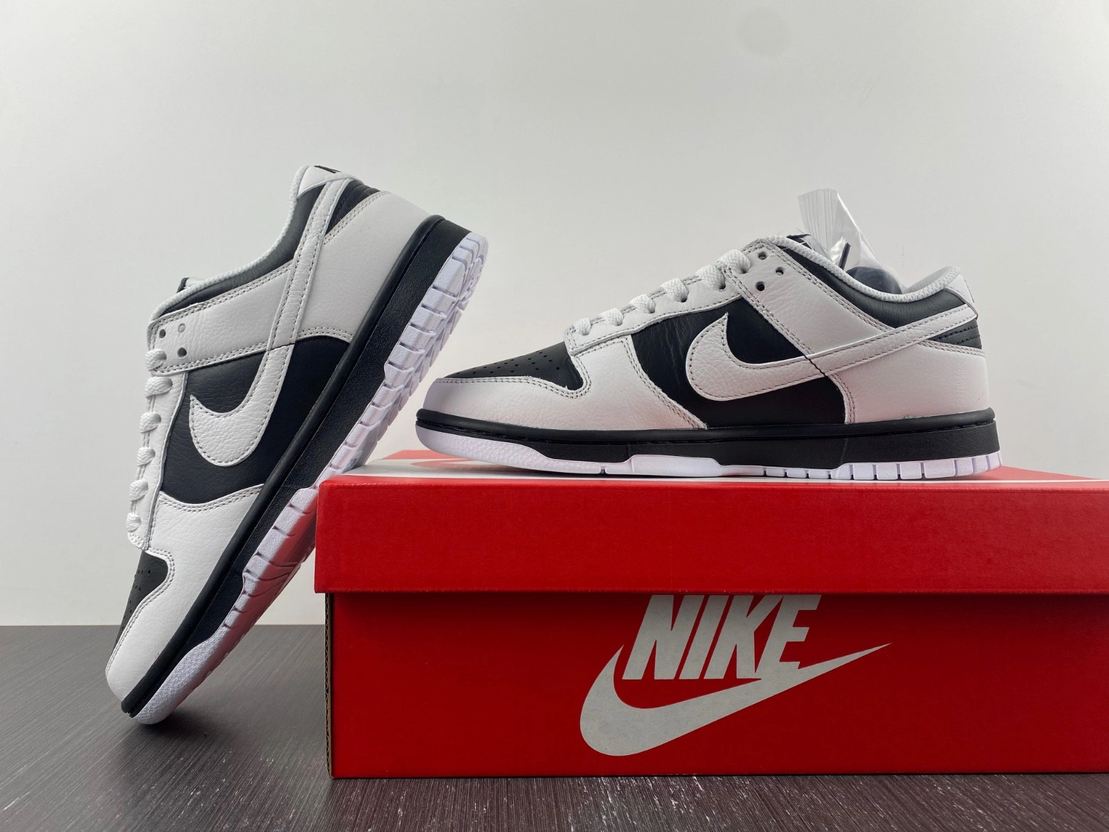 Nike Dunk Low Retro Reverse Panda  FD9064-011