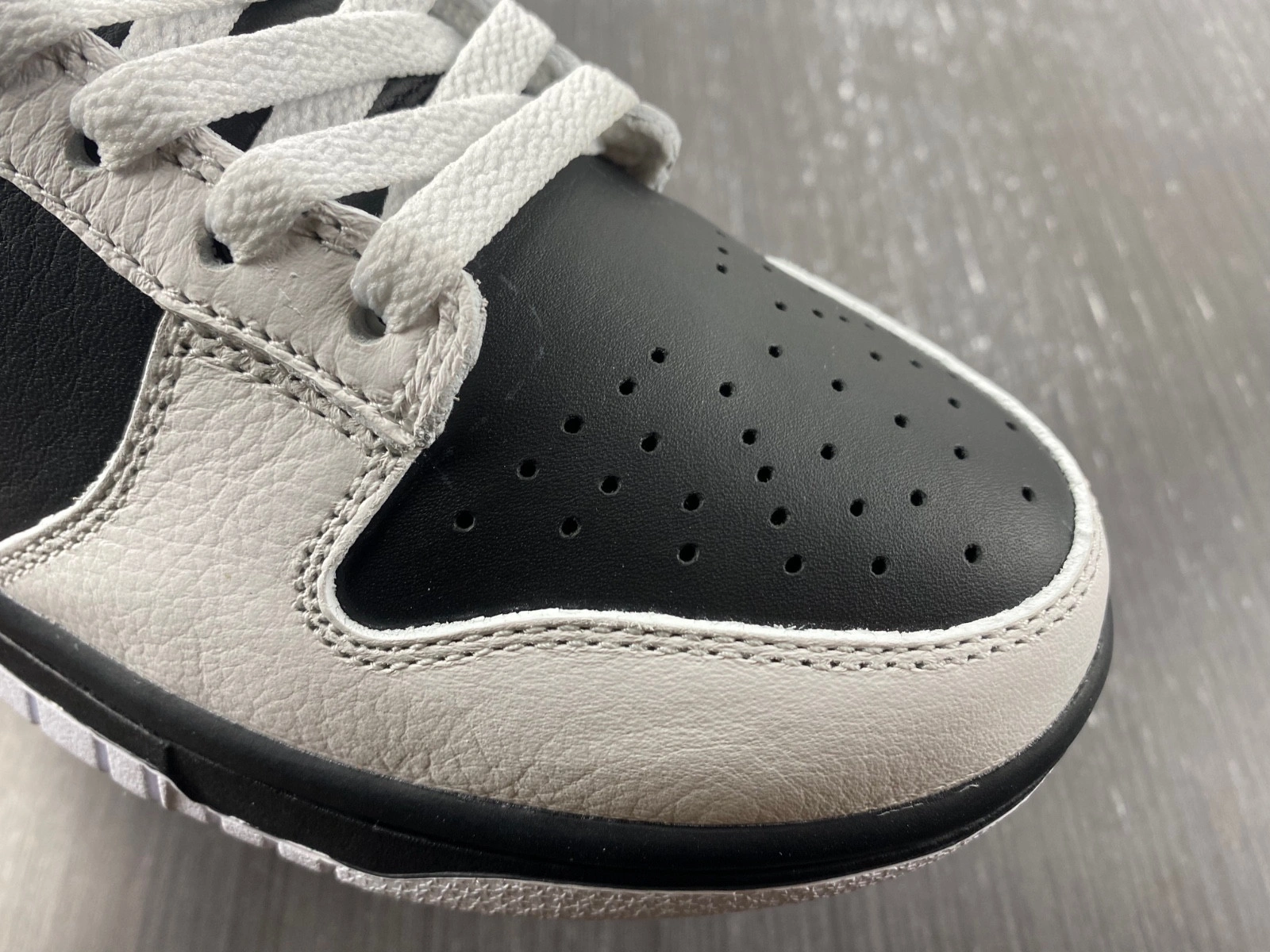Nike Dunk Low Retro Reverse Panda  FD9064-011