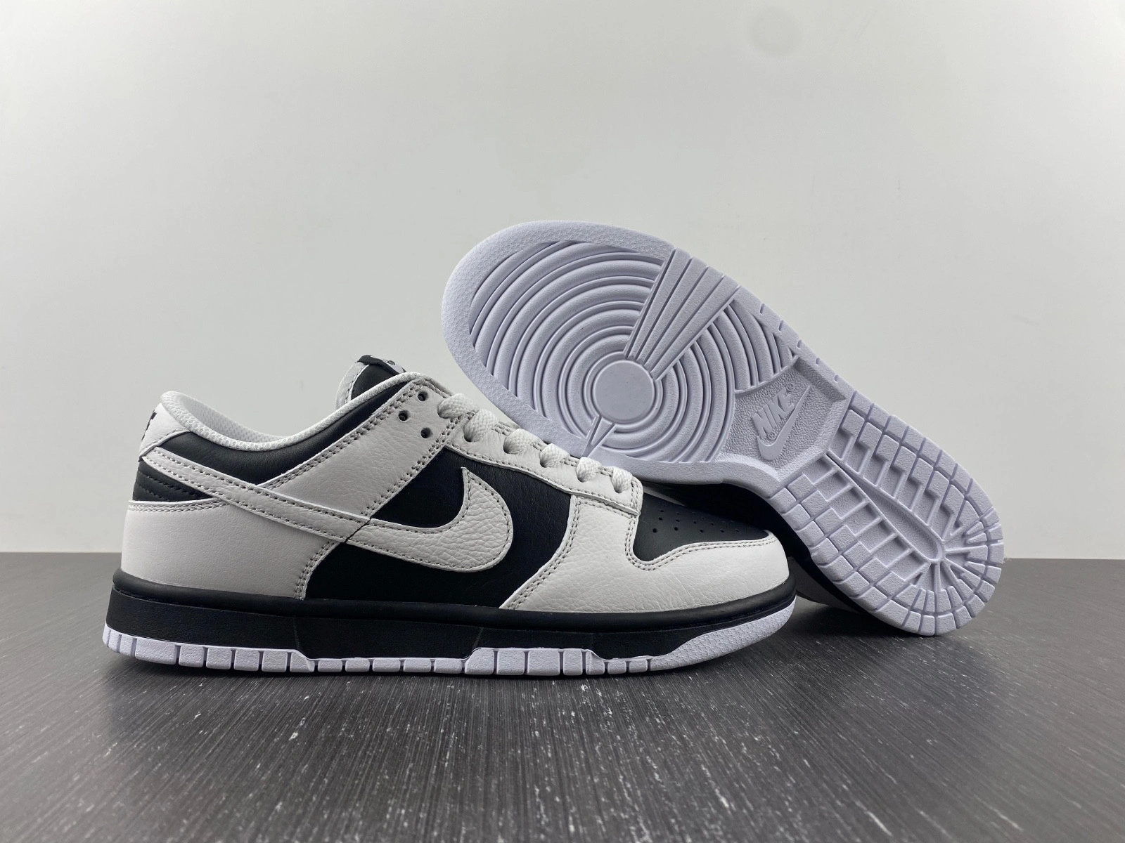 Nike Dunk Low Retro Reverse Panda  FD9064-011