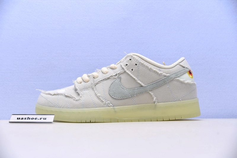 Nike Dunk Low SB 'Mummy'   DM0774 -111