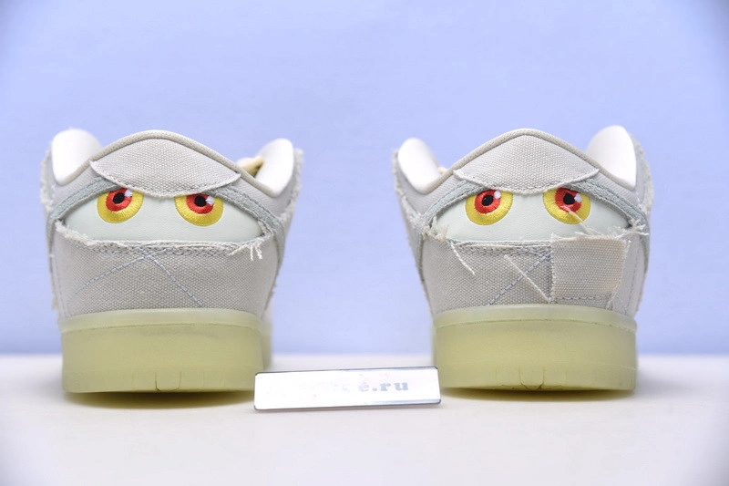 Nike Dunk Low SB 'Mummy'   DM0774 -111