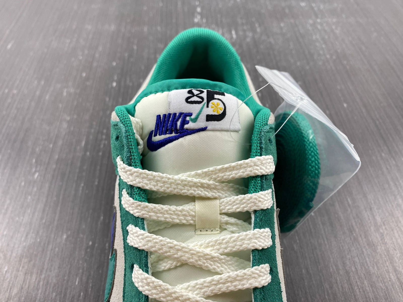 Nike Dunk Low SE 85 Neptune Green (W)   DO9457-101
