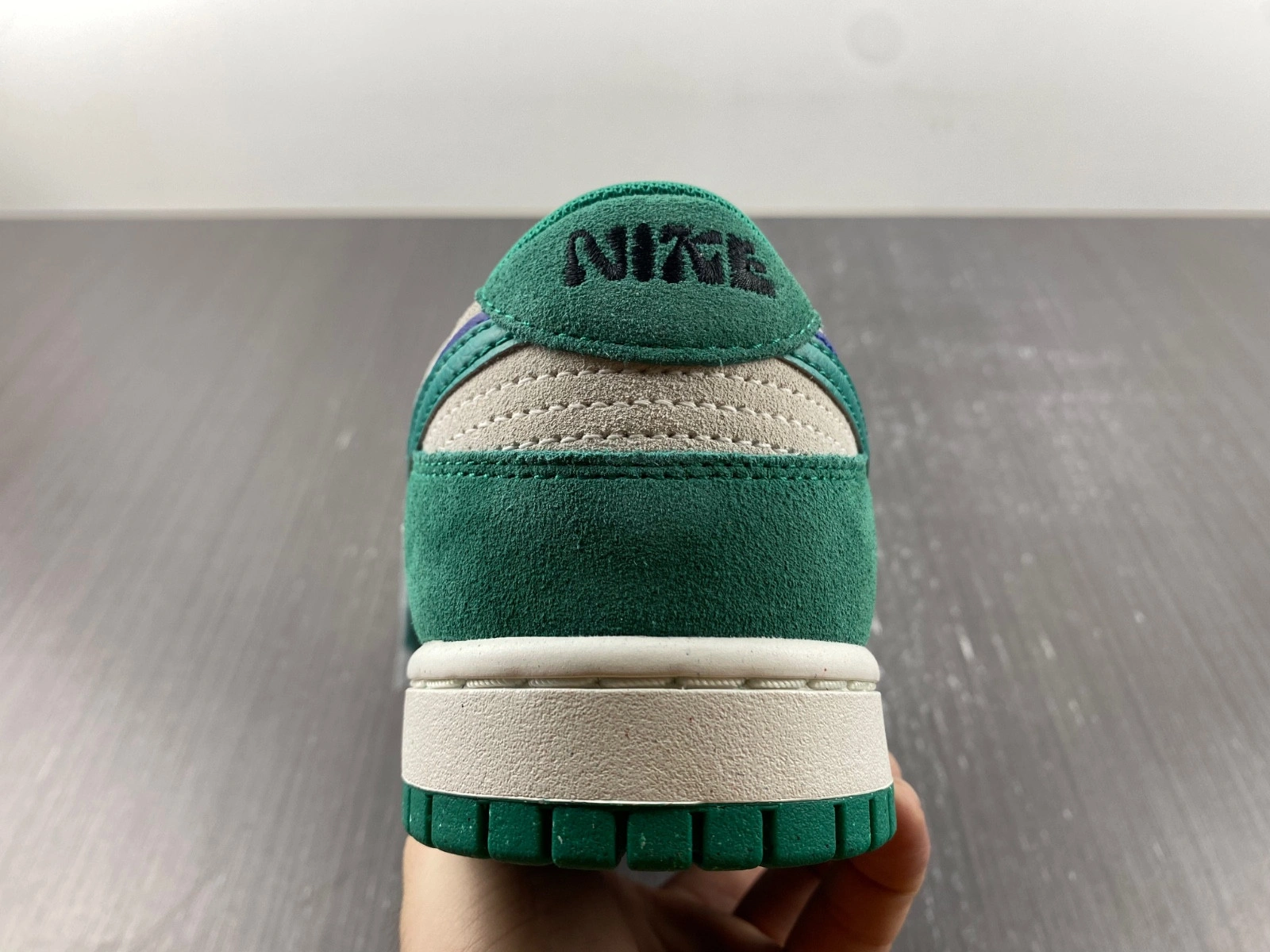 Nike Dunk Low SE 85 Neptune Green (W)   DO9457-101