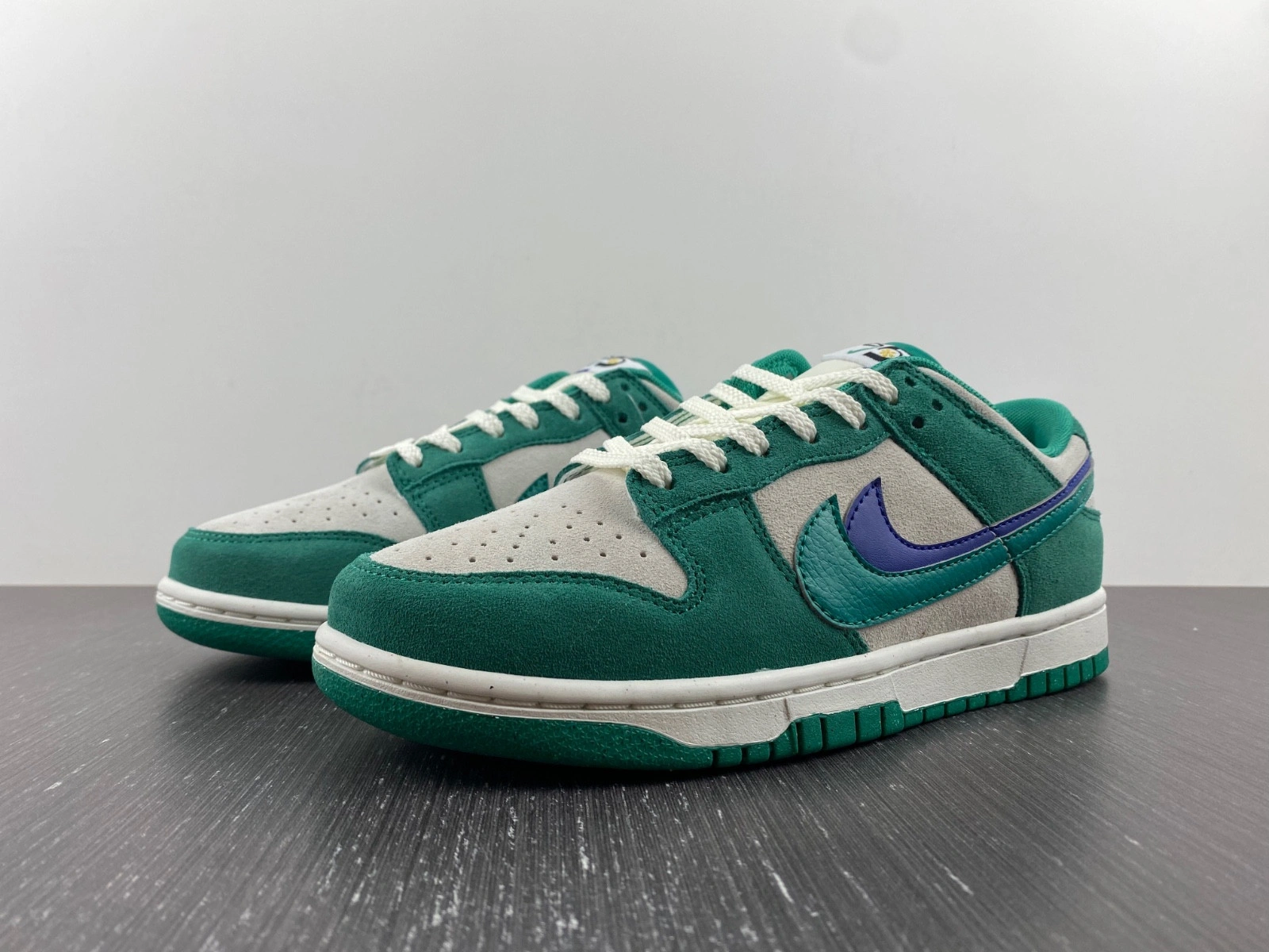 Nike Dunk Low SE 85 Neptune Green (W)   DO9457-101