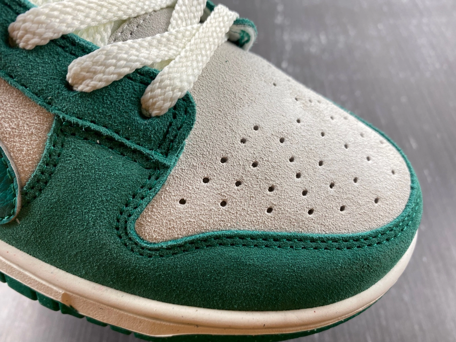 Nike Dunk Low SE 85 Neptune Green (W)   DO9457-101