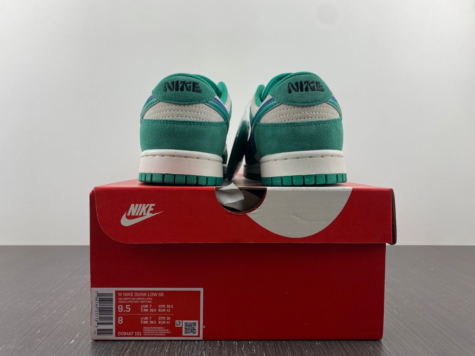Nike Dunk Low SE 85 Neptune Green (W)   DO9457-101