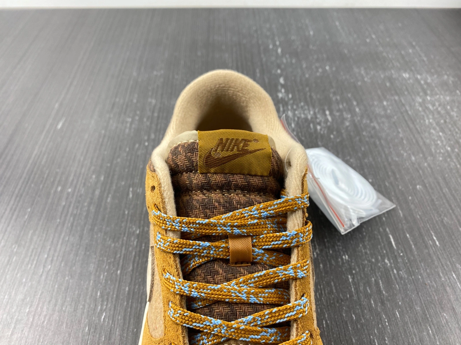 Nike Dunk Low SE Teddy Bear Parline  DZ5350-288