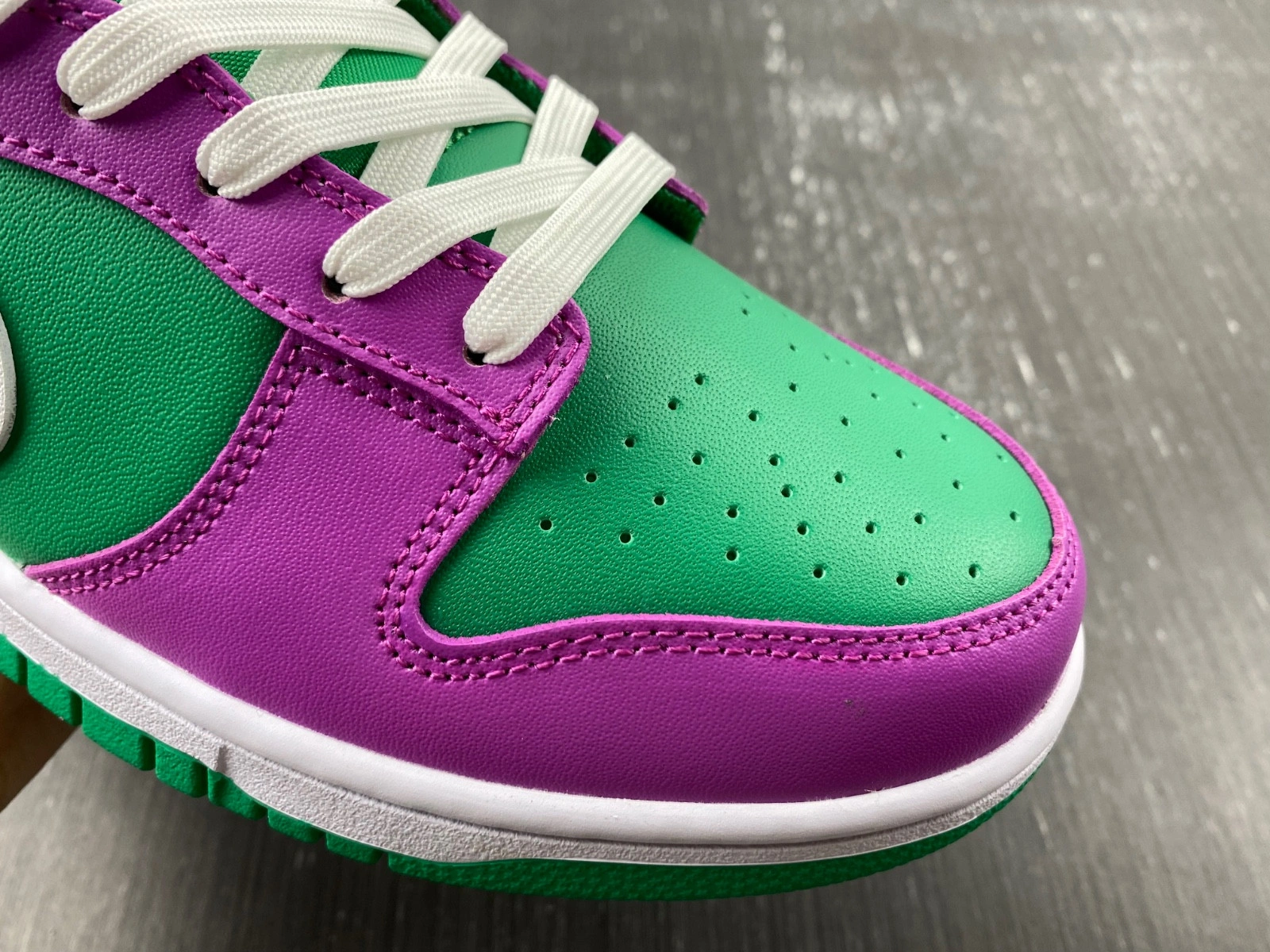 Nike Dunk Low Stadium Green Fuchsia (Women's)  FD9924-311