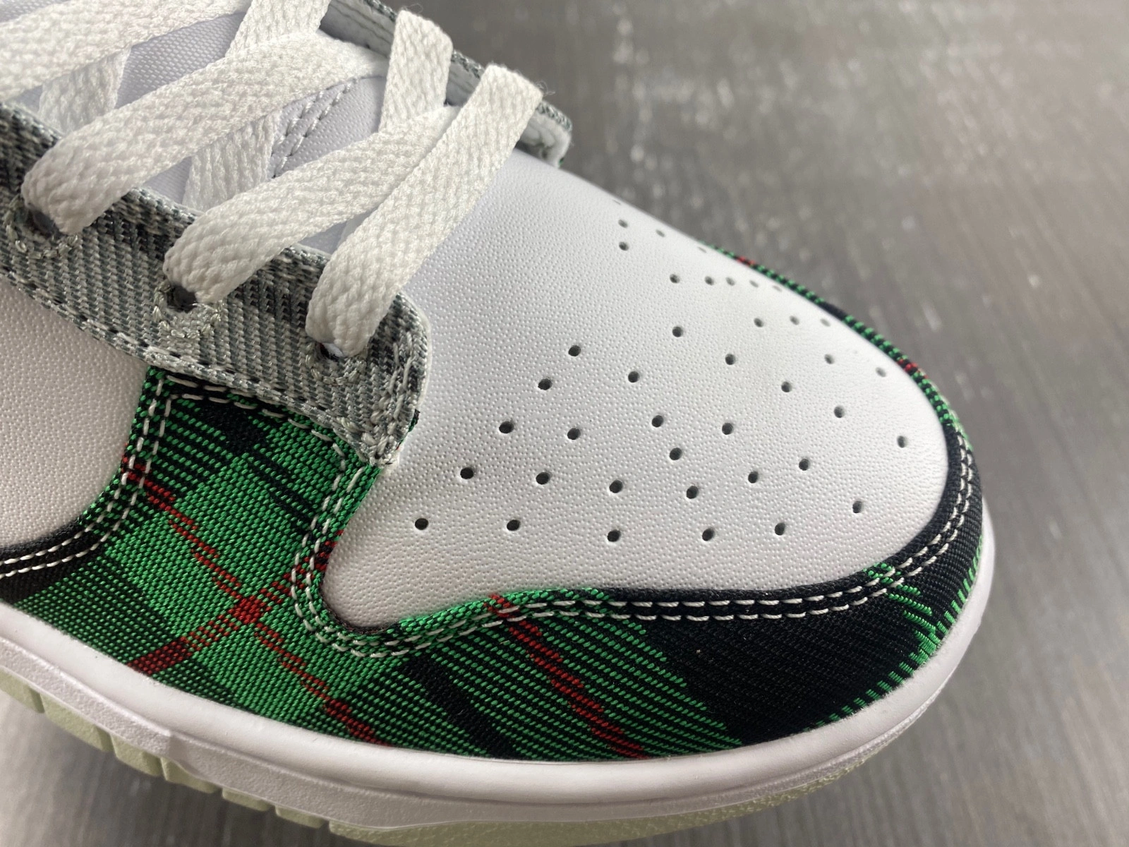 Nike Dunk Low Tartan Plaid - DV0827-100