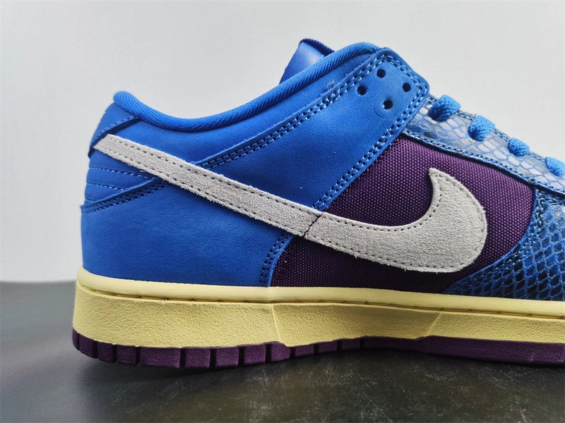 Nike Dunk Low UNDEFEATED 5 On It Dunk vs. AF1 - DH6508-400