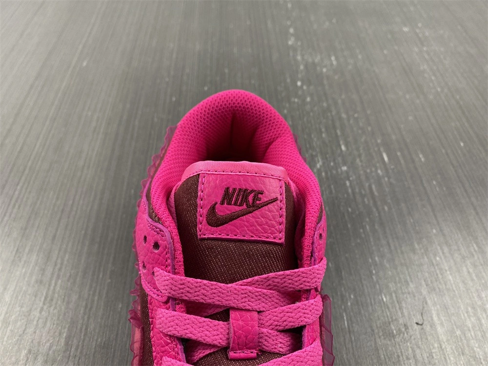 Nike Dunk Low Valentine's Day (2022) (W)  DQ9324-600