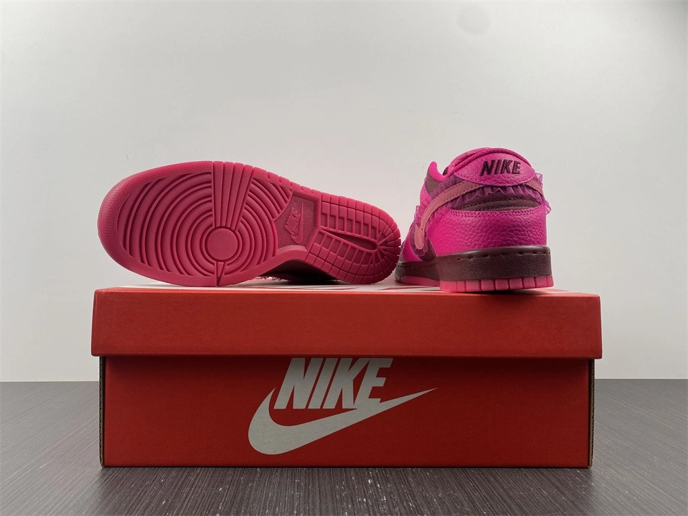 Nike Dunk Low Valentine's Day (2022) (W)  DQ9324-600