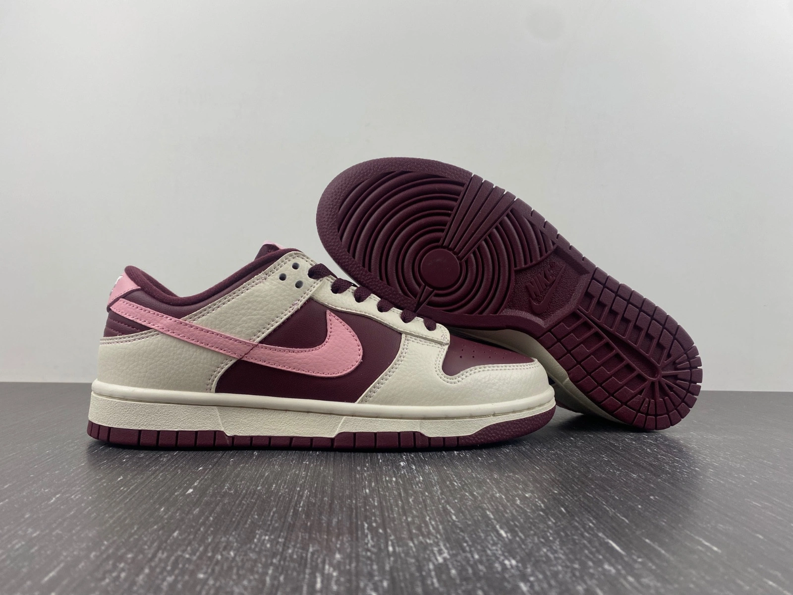 Nike Dunk Low Valentine's Day DR9705-100