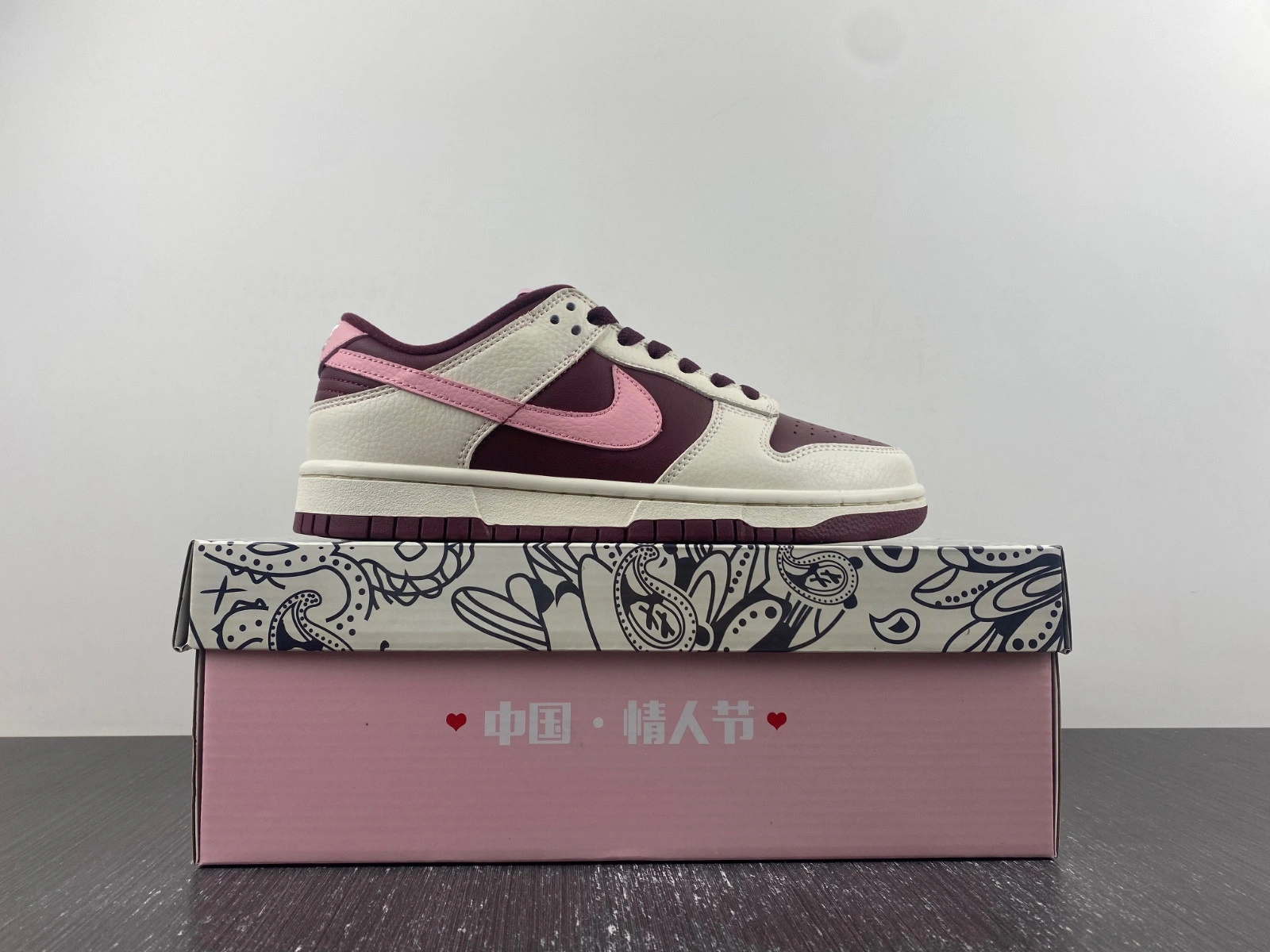 Nike Dunk Low Valentine's Day DR9705-100