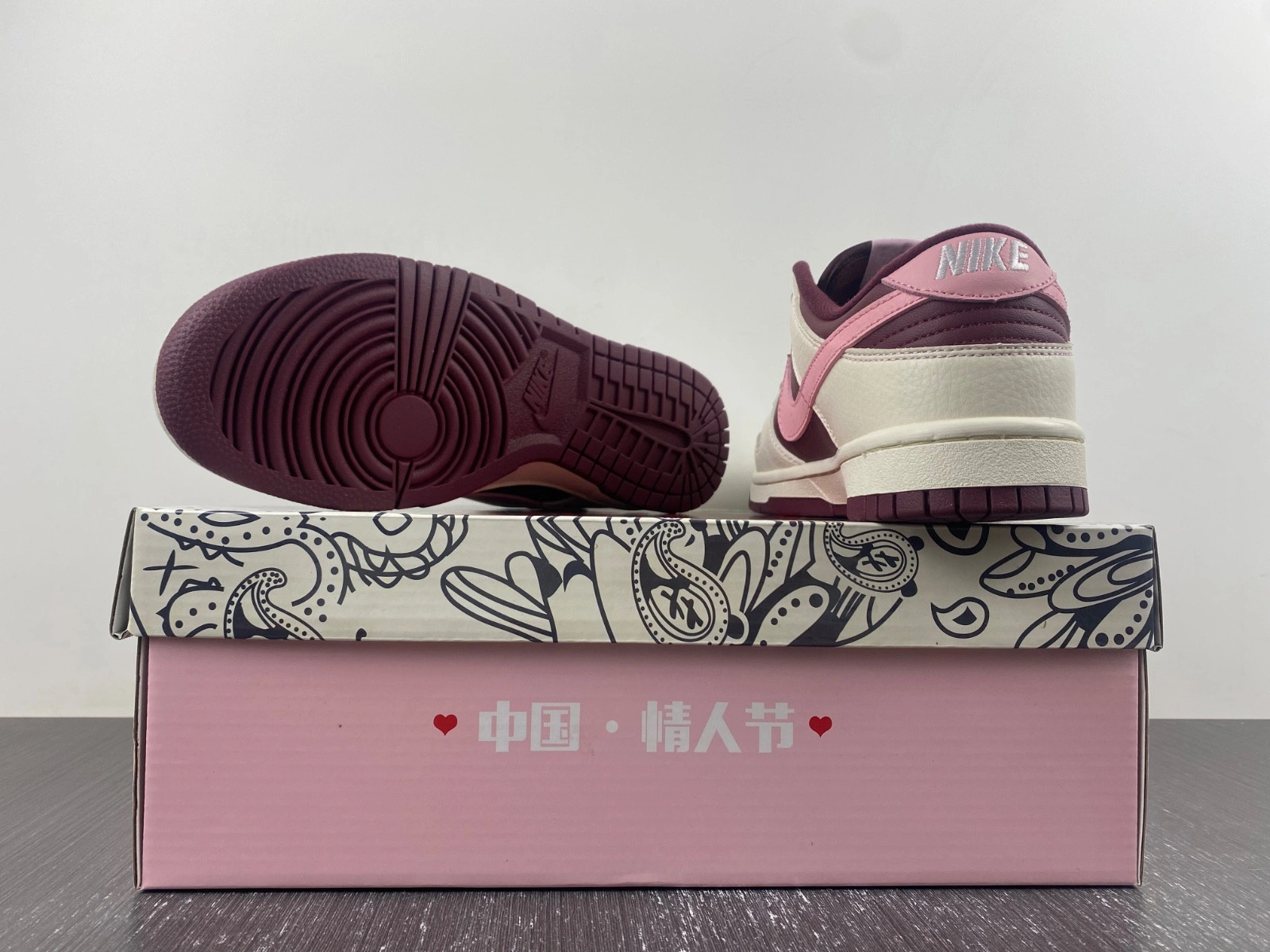 Nike Dunk Low Valentine's Day DR9705-100