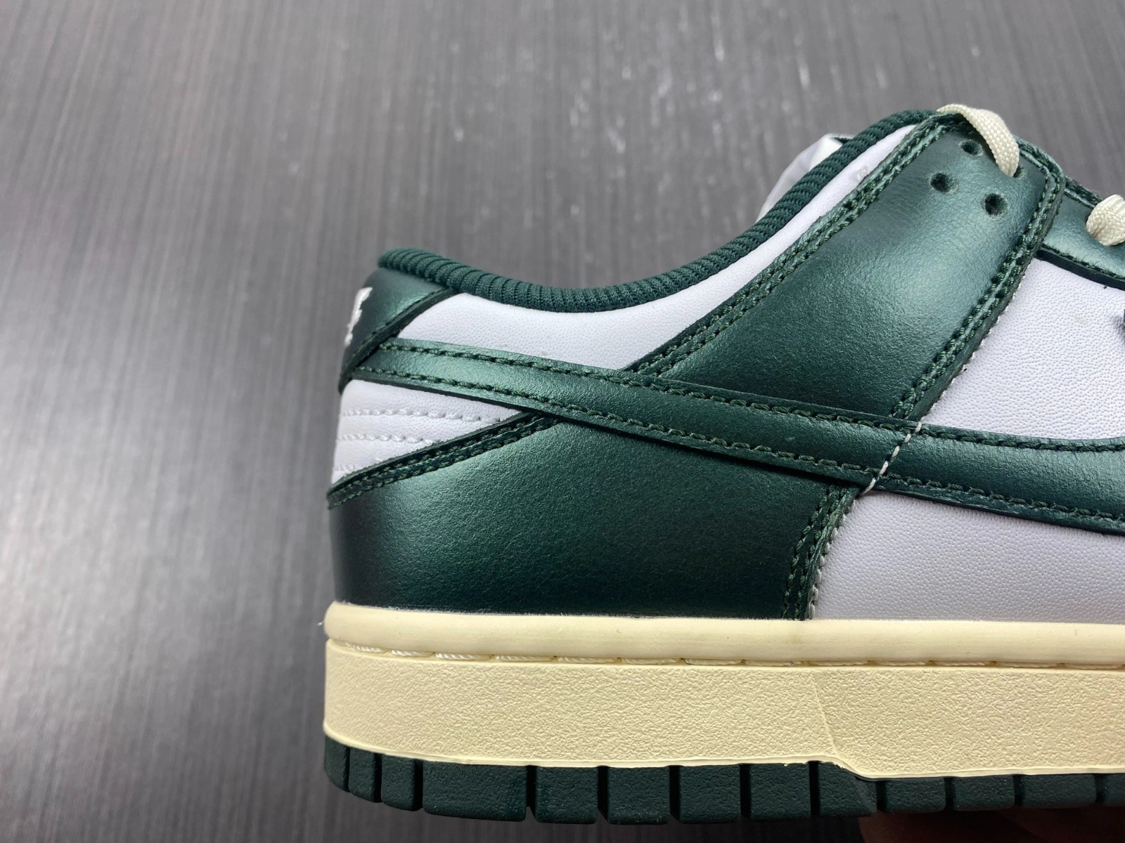 Nike Dunk Low Vintage Green (W) - DQ8580-100