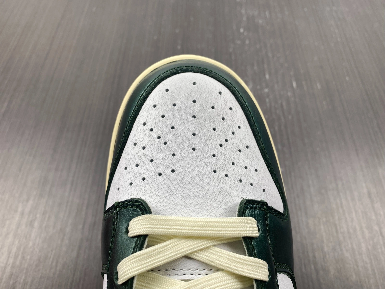 Nike Dunk Low Vintage Green (W) - DQ8580-100