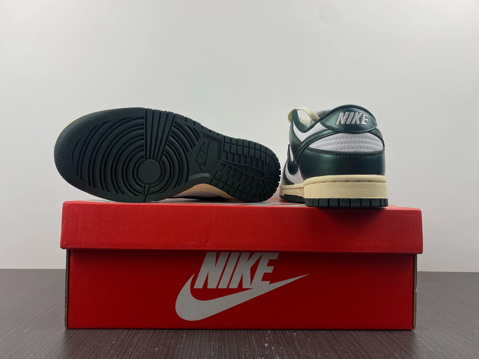Nike Dunk Low Vintage Green (W) - DQ8580-100