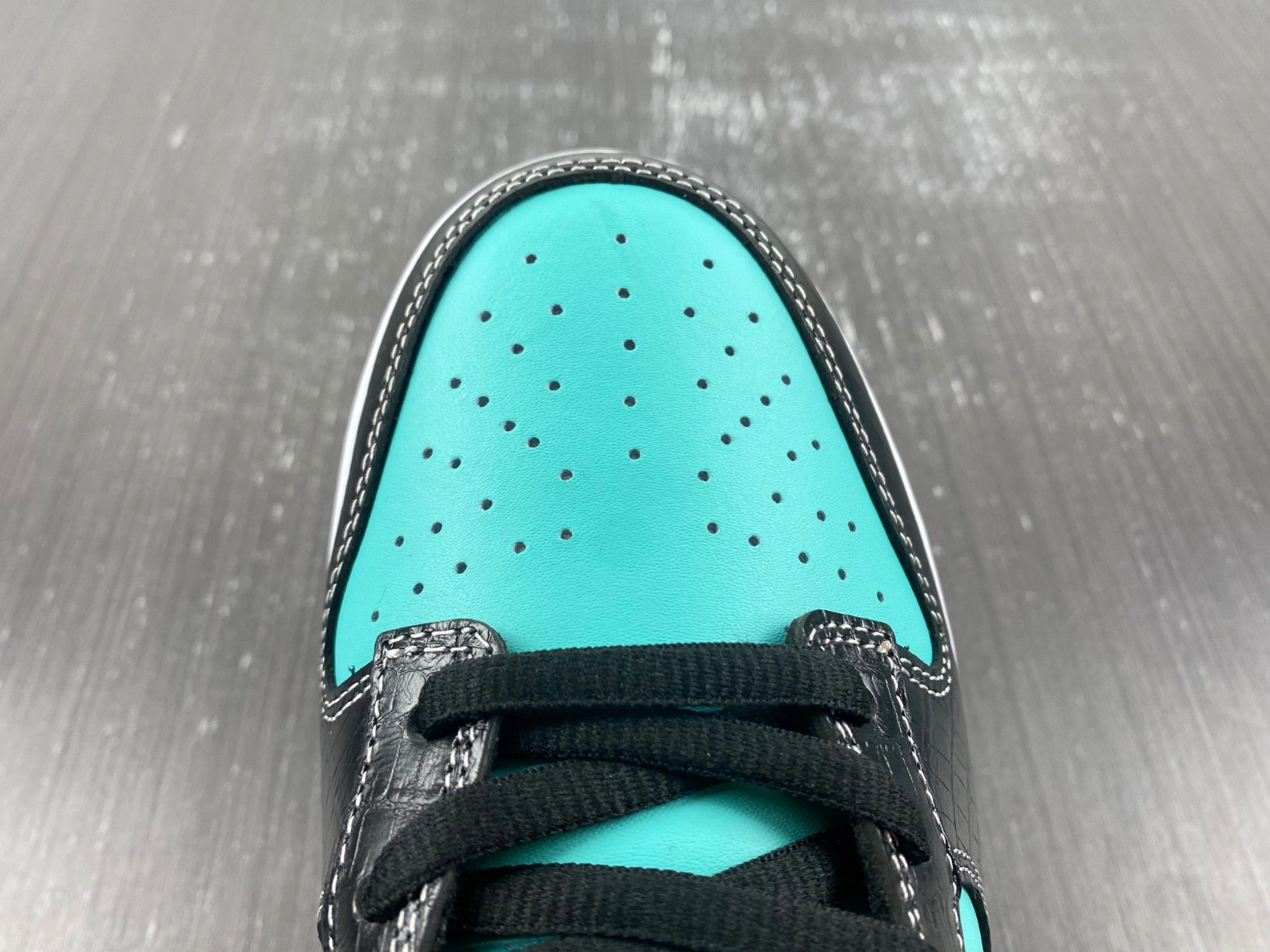 Nike Dunk SB Low Diamond Supply Co. 