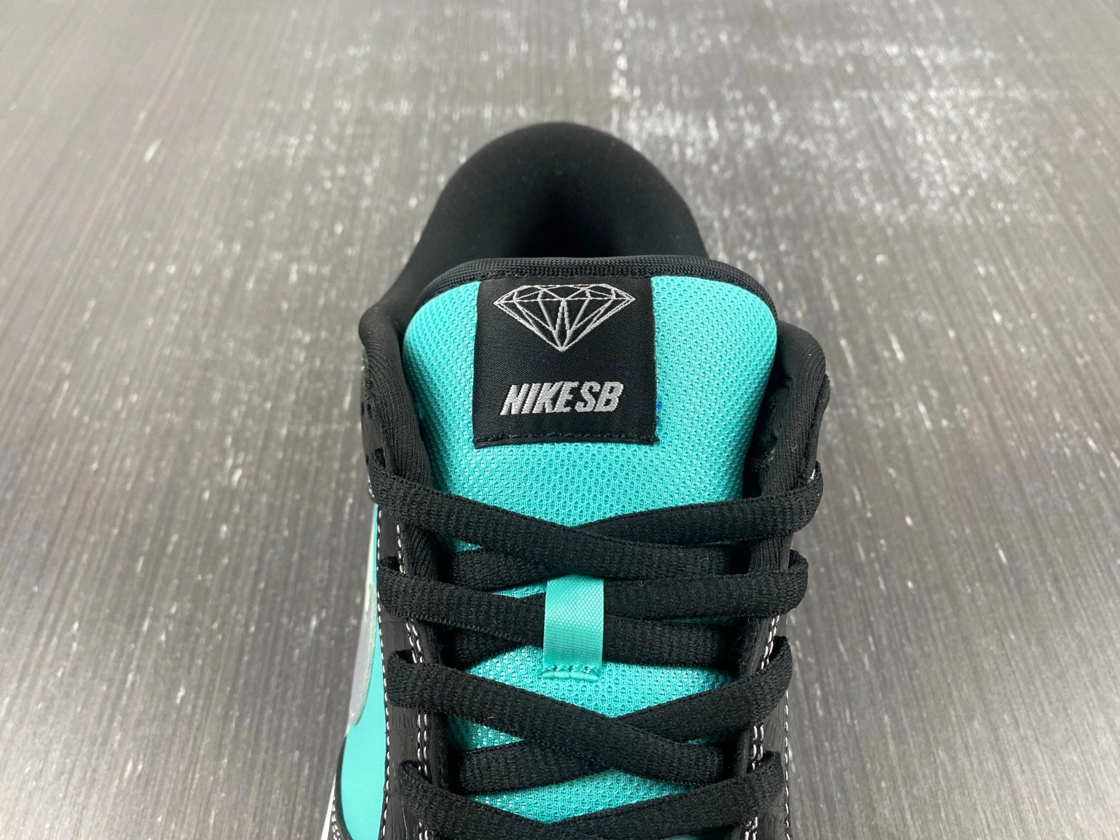 Nike Dunk SB Low Diamond Supply Co. 
