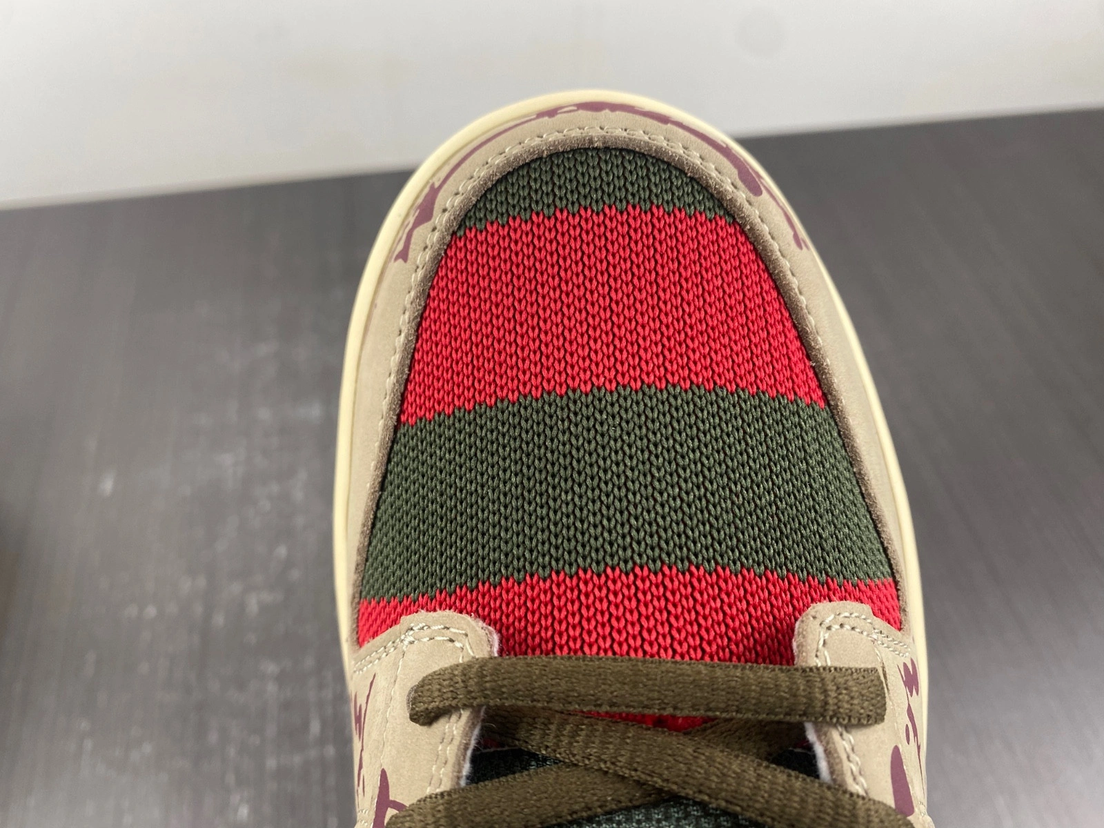 Nike Dunk SB Low Freddy Krueger - 313170-202