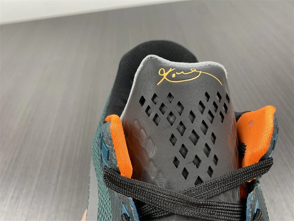 Nike Kobe 10 Flight - 705317-308