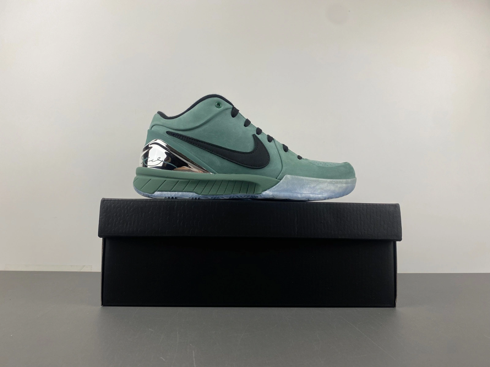 Nike Kobe 4 Protro “Girl Dad” FQ3545-300