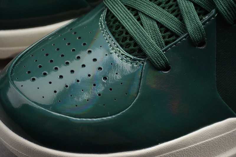 Nike Kobe 4 Protro Undefeated Milwaukee Bucks  CQ3869-301